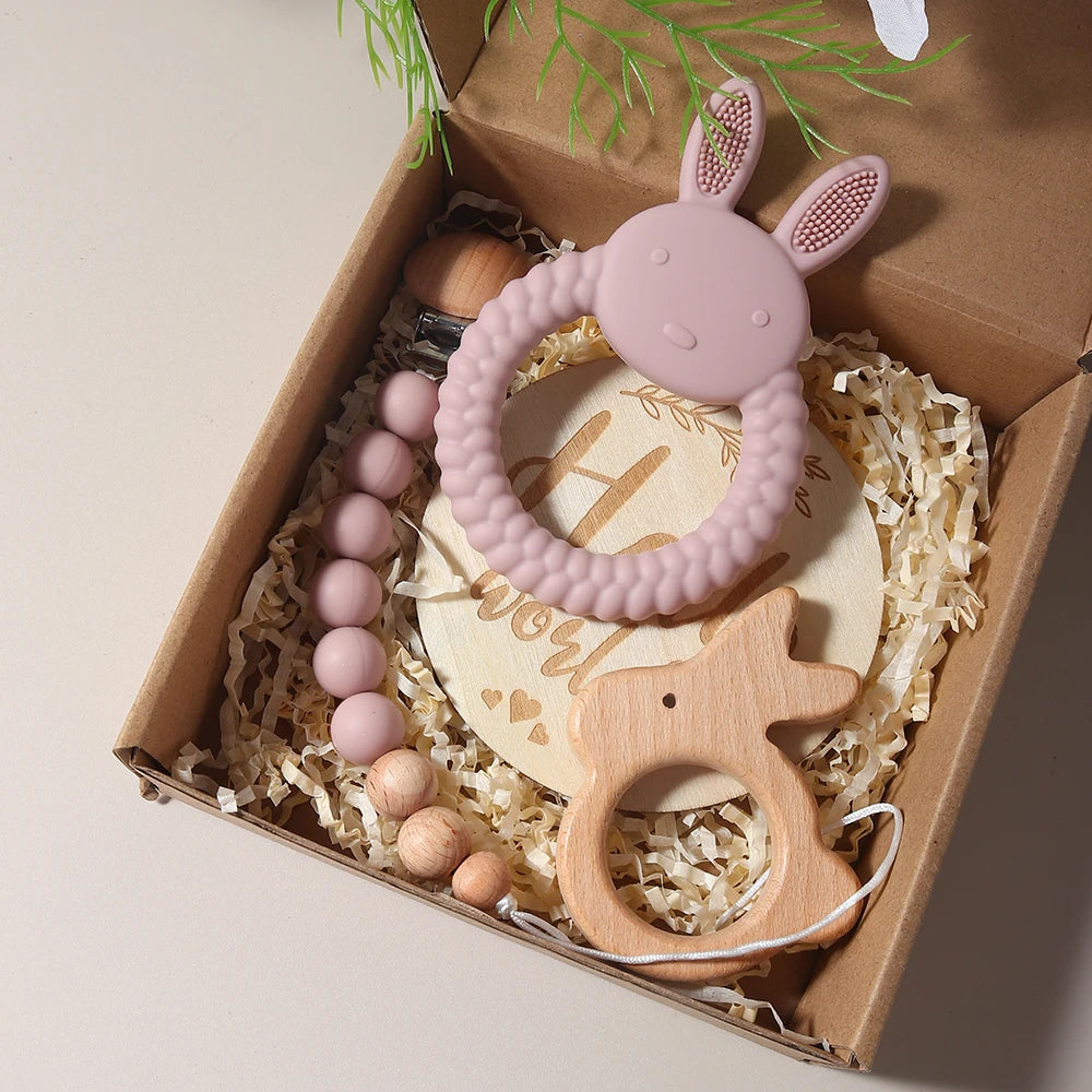 Kit Presente para Recém-Nascido com Mordedor e Chocalho de Coelho