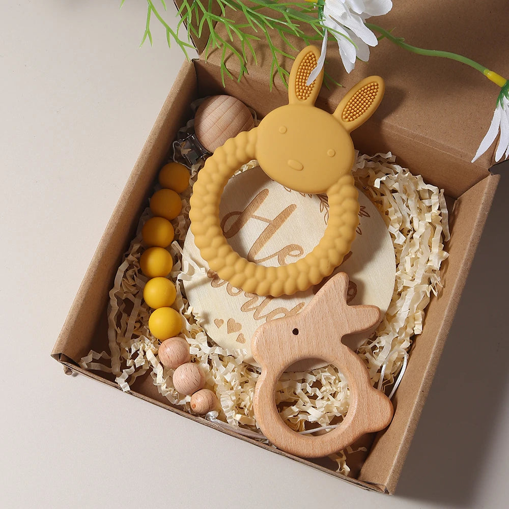 Kit Presente para Recém-Nascido com Mordedor e Chocalho de Coelho