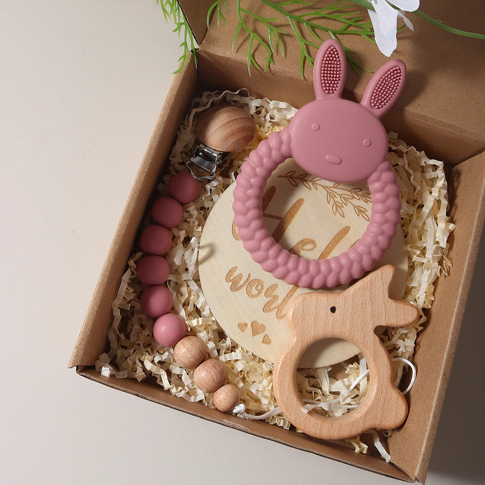 Kit Presente para Recém-Nascido com Mordedor e Chocalho de Coelho